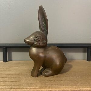 Vintage solid brass bunny figurine in a bronze finishing.